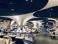 -钟书阁(珍园店)