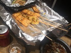 -何师烧烤·香辣蟹·川菜·30年老品牌(太古里旗舰店)