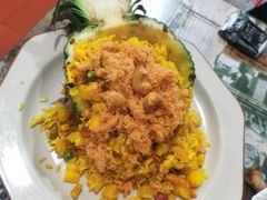泰式香甜菠萝饭-玖月时尚泰式餐厅