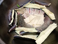 -老渔翁炖鱼坊(黄海西路东山店)