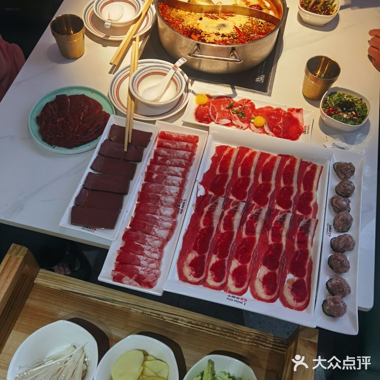 「万达」 88 元 3 人够吃的牛肉火锅！性价比高👍