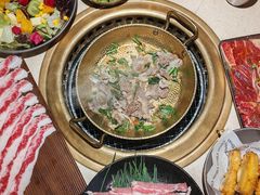-蚂蚁洞·烤肉大营地(上海静安大悦城店)