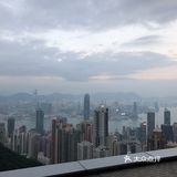 坐缆车不过七八分钟，坡度非常陡