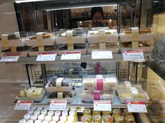 面包甜点陈列柜-红房子西菜馆(淮海中路店)