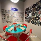 一秒回到90年代！复古港风鸡煲火锅[爱吃]