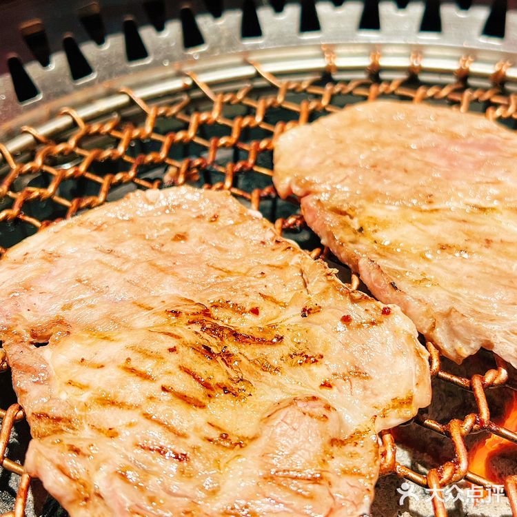 中华广场这个烤肉真好吃，团购套餐还优秀！