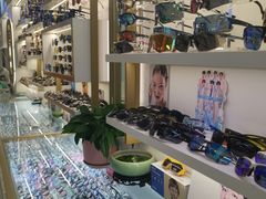 -新视达眼镜店·蔡司·依视路(名镜苑店)