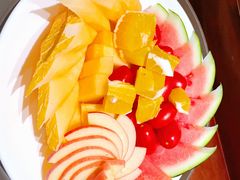 精致的水果盘-林芝工布庄园希尔顿酒店-猎味中餐厅