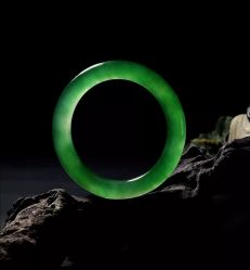 -北京七彩云南翡翠珠宝旗舰店(月坛店)