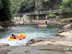 -安吉龙王山峡谷漂流