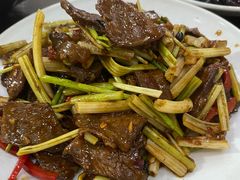 回锅牛肉-老丁鸭脚餐厅