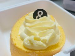 牛乳海盐女王卷-BUTTERFUL&CREAMOROUS 黄油与面包(三里屯太古里店)