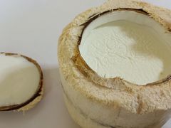 -志龙皇冠吃货椰子铺