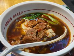 -呷佬·长沙手工米粉(金沙江路店)
