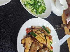 -鱼鲜饭香·招牌汽锅剁椒鱼头王