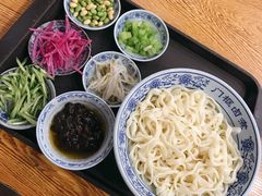 老北京炸酱面-门框胡同百年卤煮(新街口店)