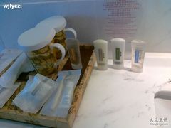 卫生间的&nbsp;用具-苏州金鸡湖中茵皇冠假日酒店