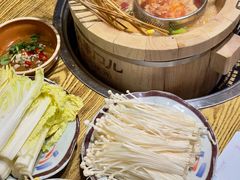 涮毛肚-聚串门儿·东北烧烤(信义坊店)