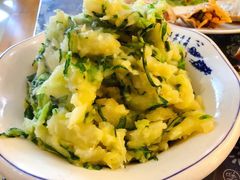 土豆熬小白菜-王村姑老土炕莜面村(桥东店)