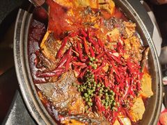 -辣尚瘾·烤鱼·新川菜(牡丹园直营店)