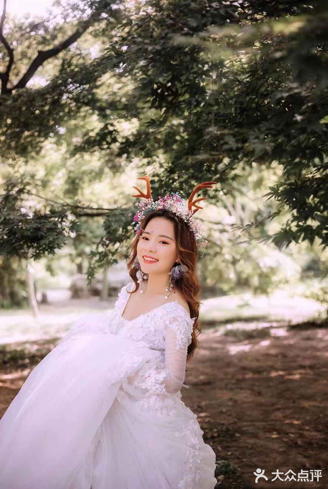我们相信婚纱中一定要到20年后还能让人热泪盈眶-