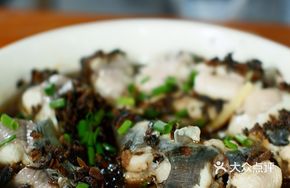 Plum-dried Vegetable Eel