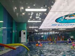 -Swim斯卫姆国际儿童游泳中心(红博中央公园店)