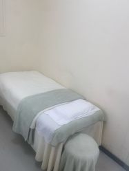 -苗方清颜专业祛痘连锁机构