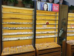 -优医视平价眼镜蔡司依视路折扣工厂店(十里堡店)