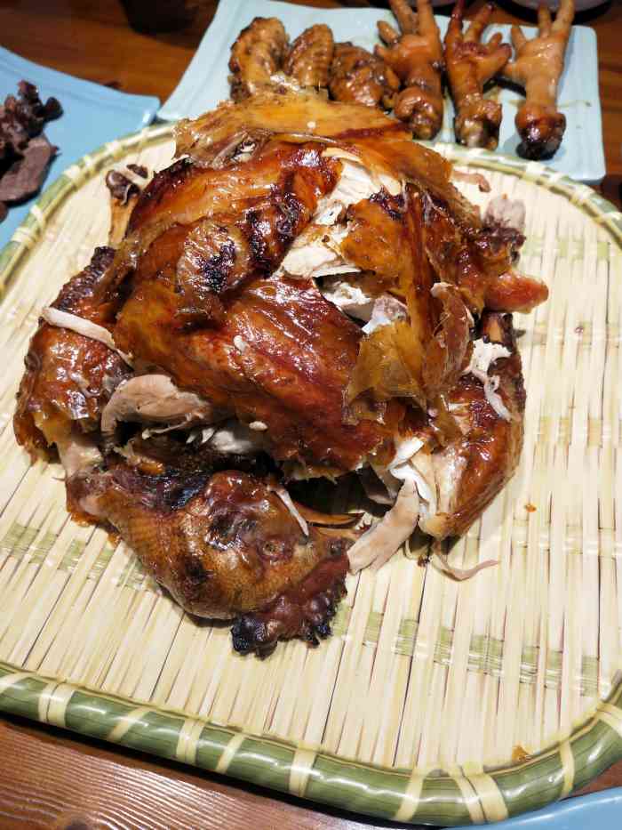 原始坑烤土窑秘制-"此店位于长春市南关区东三道街与天乐路交汇.