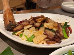 云南腊肉炒香笋-云海肴·汽锅鸡·云南菜(高德置地店)