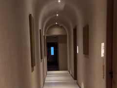 -灸春堂·艾灸·痛症·整脊连锁(之江银泰店)