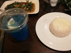 -Chom Cafe and Restaurant