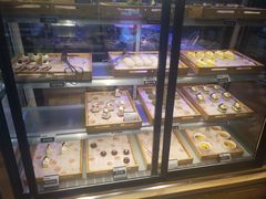 面包甜点陈列柜-盛江山自助料理(太原街万达店)