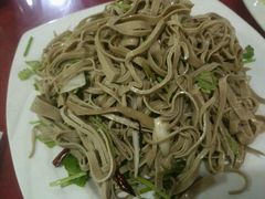 -溢心园香河肉饼总店