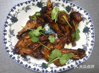 酱香做鸡翅、鸭翅都很美味噢闺蜜最喜欢姐姐做这道菜了