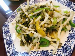 太湖芦苇根炒肉丝-呼吸森林·生态农庄农家乐私房菜