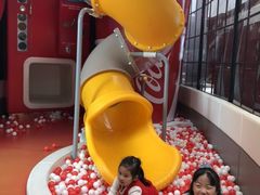 -东方明珠·可口可乐欢乐餐厅