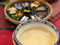 -老国贸云南传统过桥米线(滇池店)