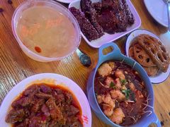 -爆炸头阿姨小四川正宗川味小吃(无任何分店)
