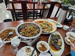 -湖南人家湘菜馆(镇江路店)