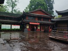 -峨眉山报国寺