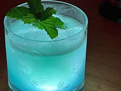 -饮湖威士忌鸡尾酒吧