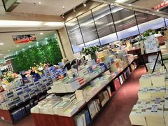 -郑州市新华书店读者俱乐部 零点书吧(西太康路店)