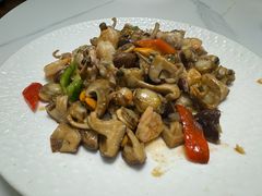 -鑫渔港海鲜本地菜·山海关浑锅(东戴河店)