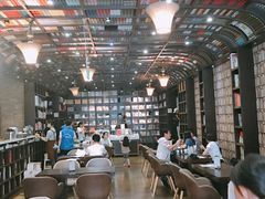 -钟书阁(松江泰晤士小镇店)