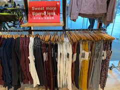 -lululemon(上海浦东IFC店)