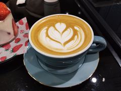 拿铁咖啡-游心咖啡(青山滨江店)