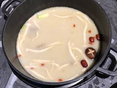 -三人行骨头王火锅(长寿店)