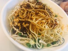 -李与白包子铺(桐梓林店)